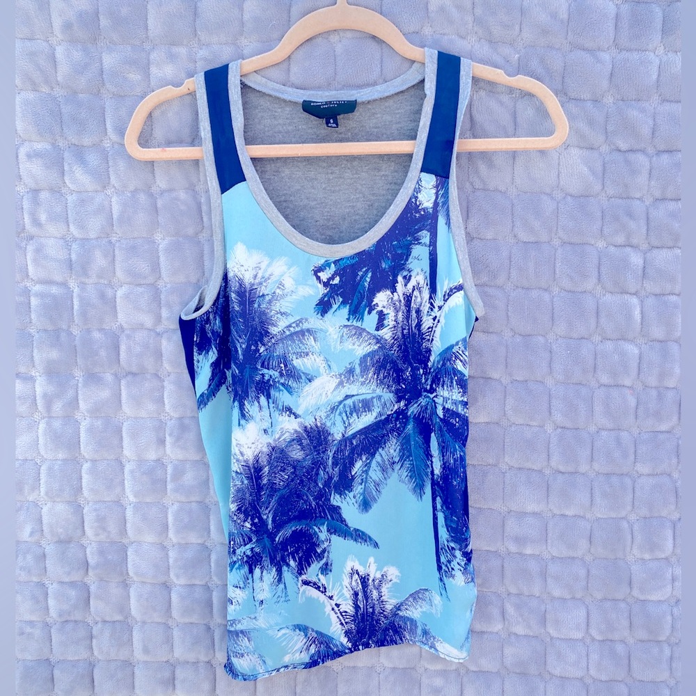 Womens tank tops size Medium